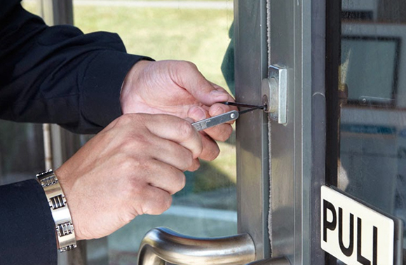 Emergency-Commercial-Locksmith-Services